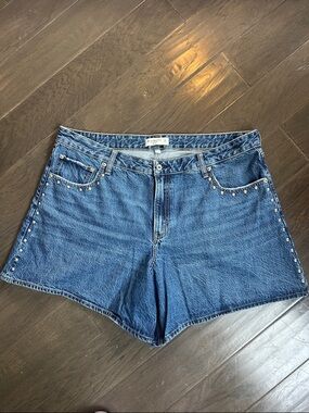 Abercrombie & Fitch Curve Love High Rise Loose Studded Denim Shorts Size 34